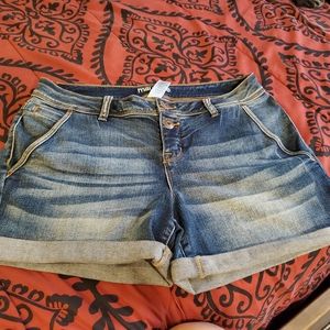 Maurices Jean shorts 9/10